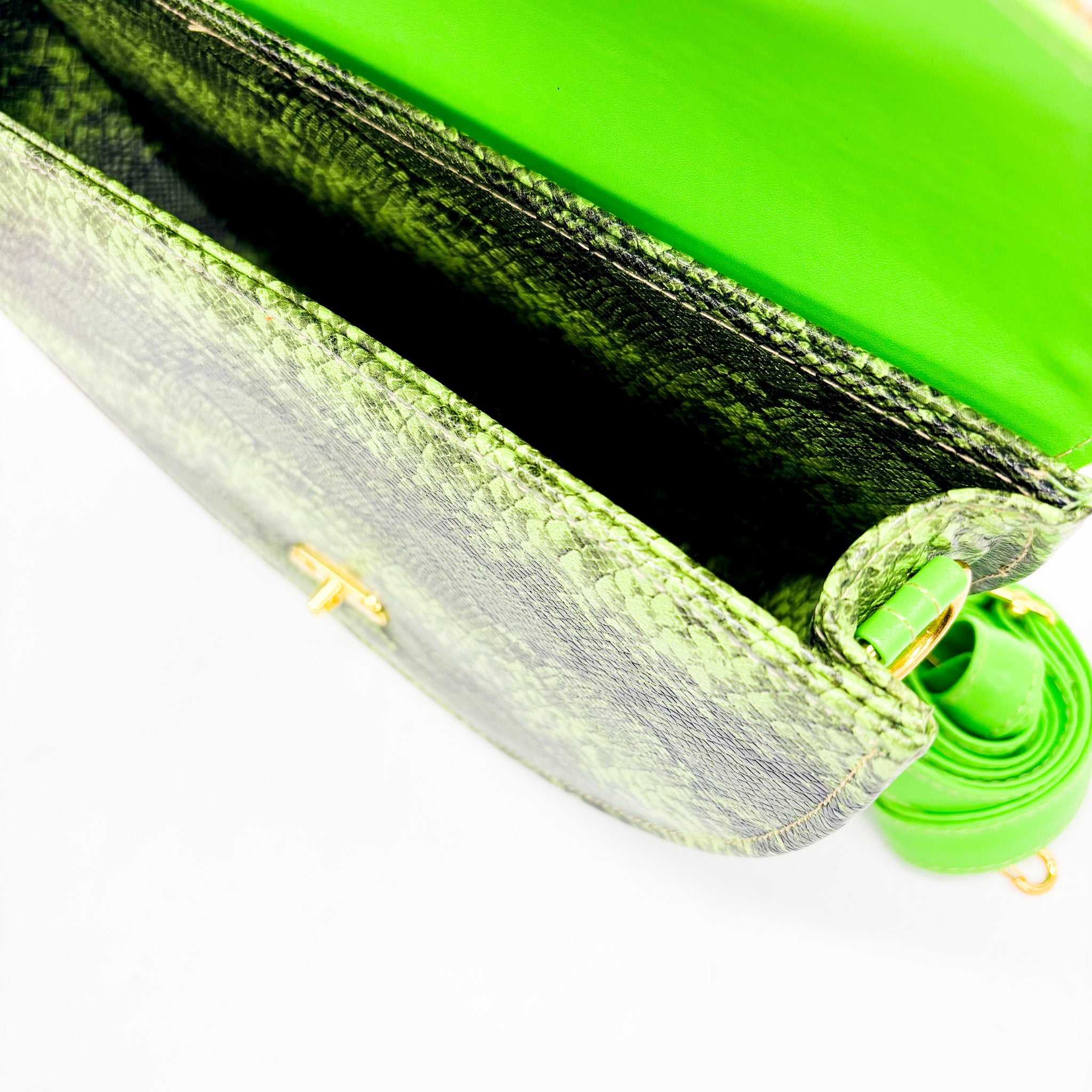 Katlego Green Snake Skin – Dr Pachanga Clothing & Handbags